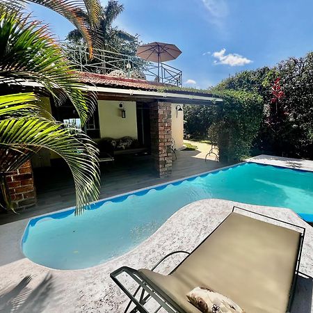 Pink Flamingo Boutique Hotel Moshi Esterno foto