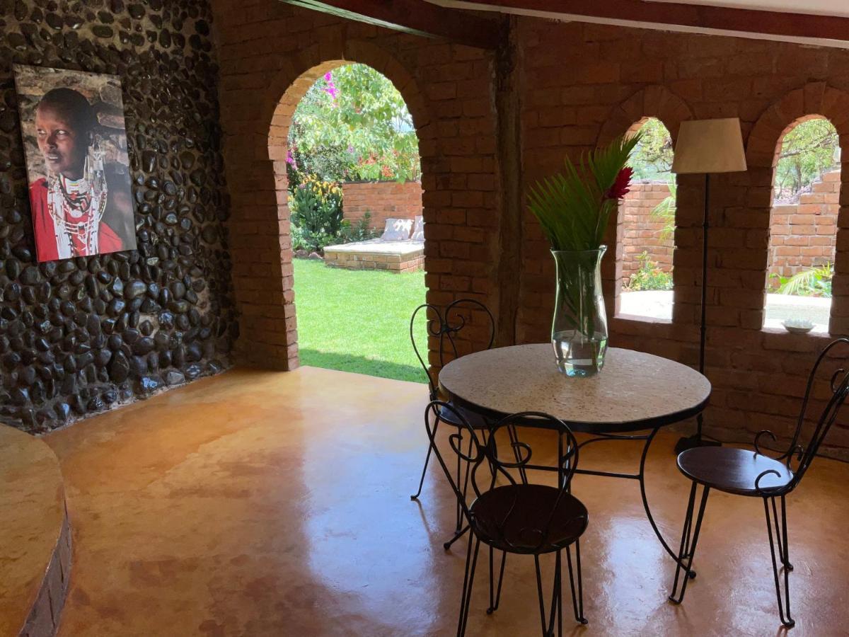 Pink Flamingo Boutique Hotel Moshi Esterno foto