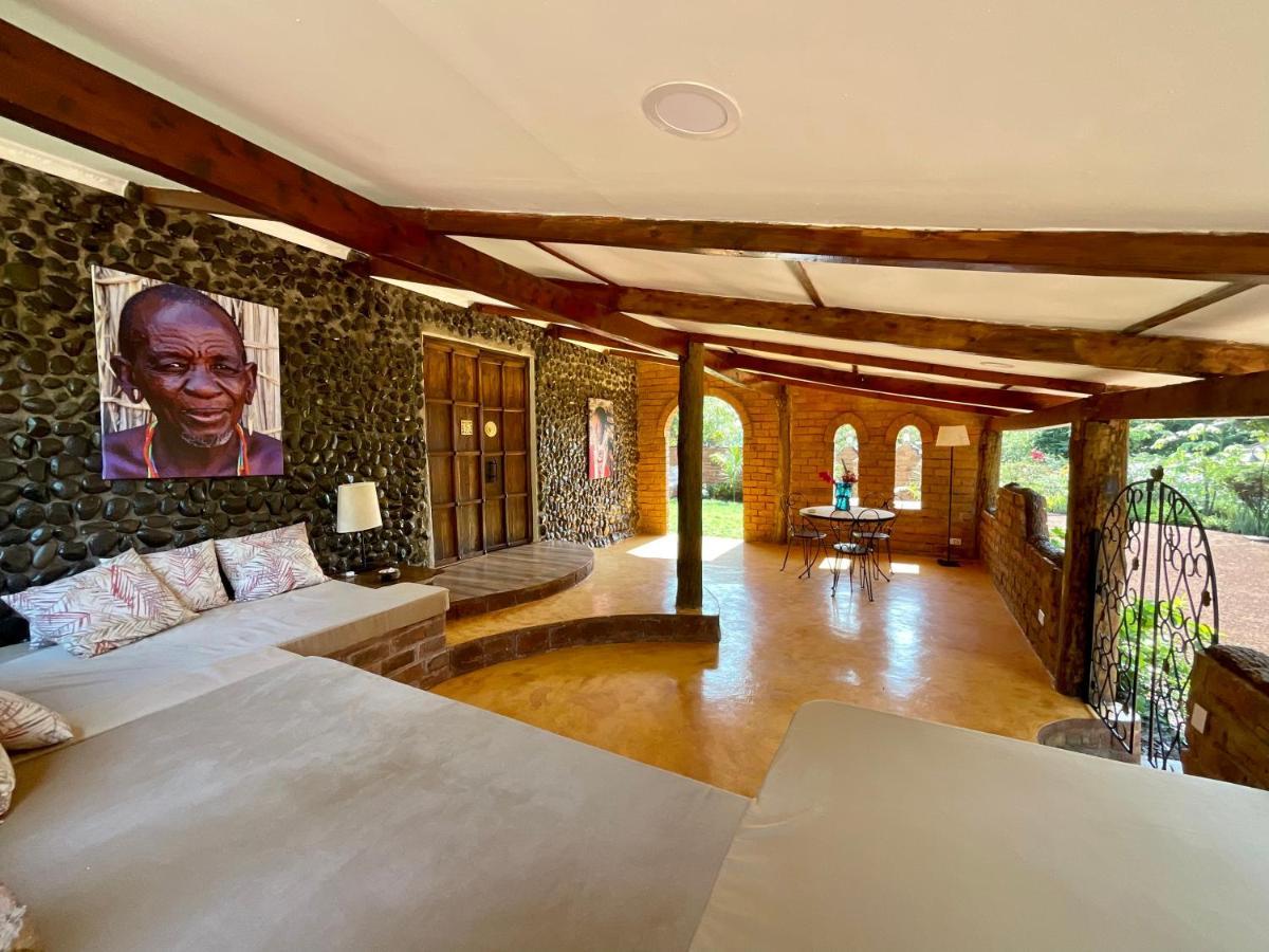 Pink Flamingo Boutique Hotel Moshi Esterno foto