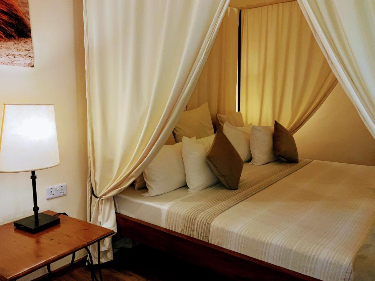 Pink Flamingo Boutique Hotel Moshi Esterno foto