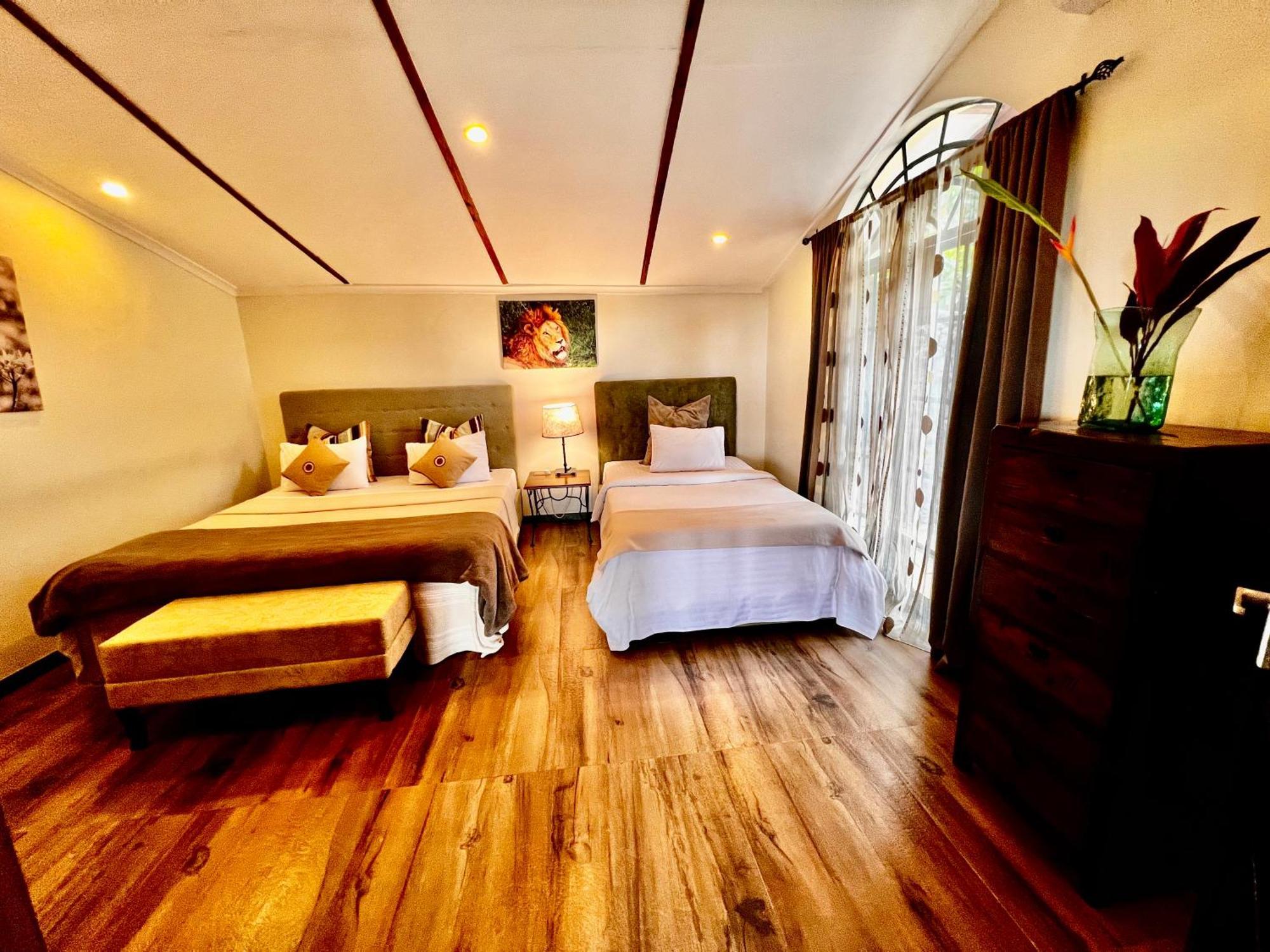 Pink Flamingo Boutique Hotel Moshi Esterno foto