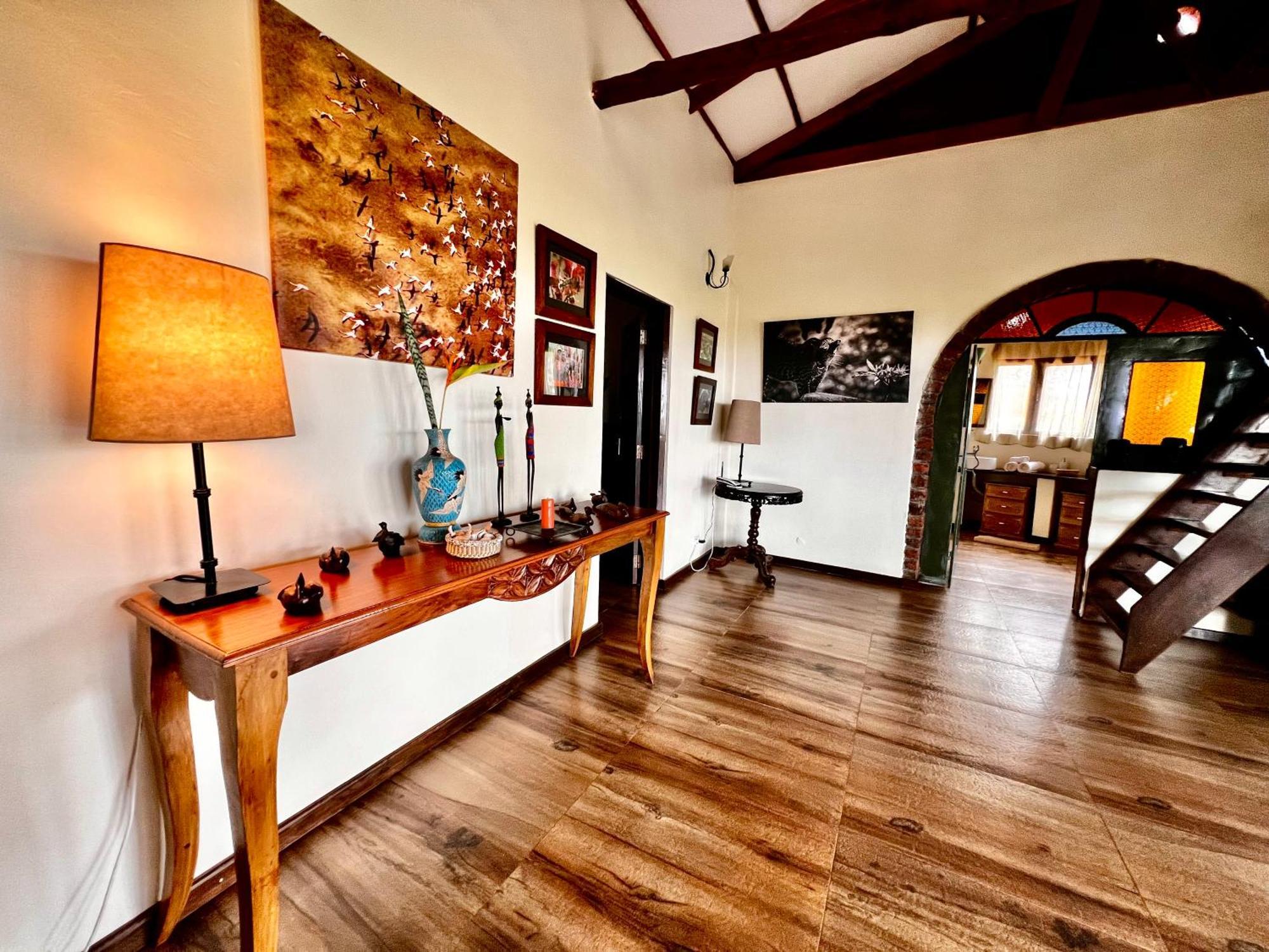Pink Flamingo Boutique Hotel Moshi Esterno foto