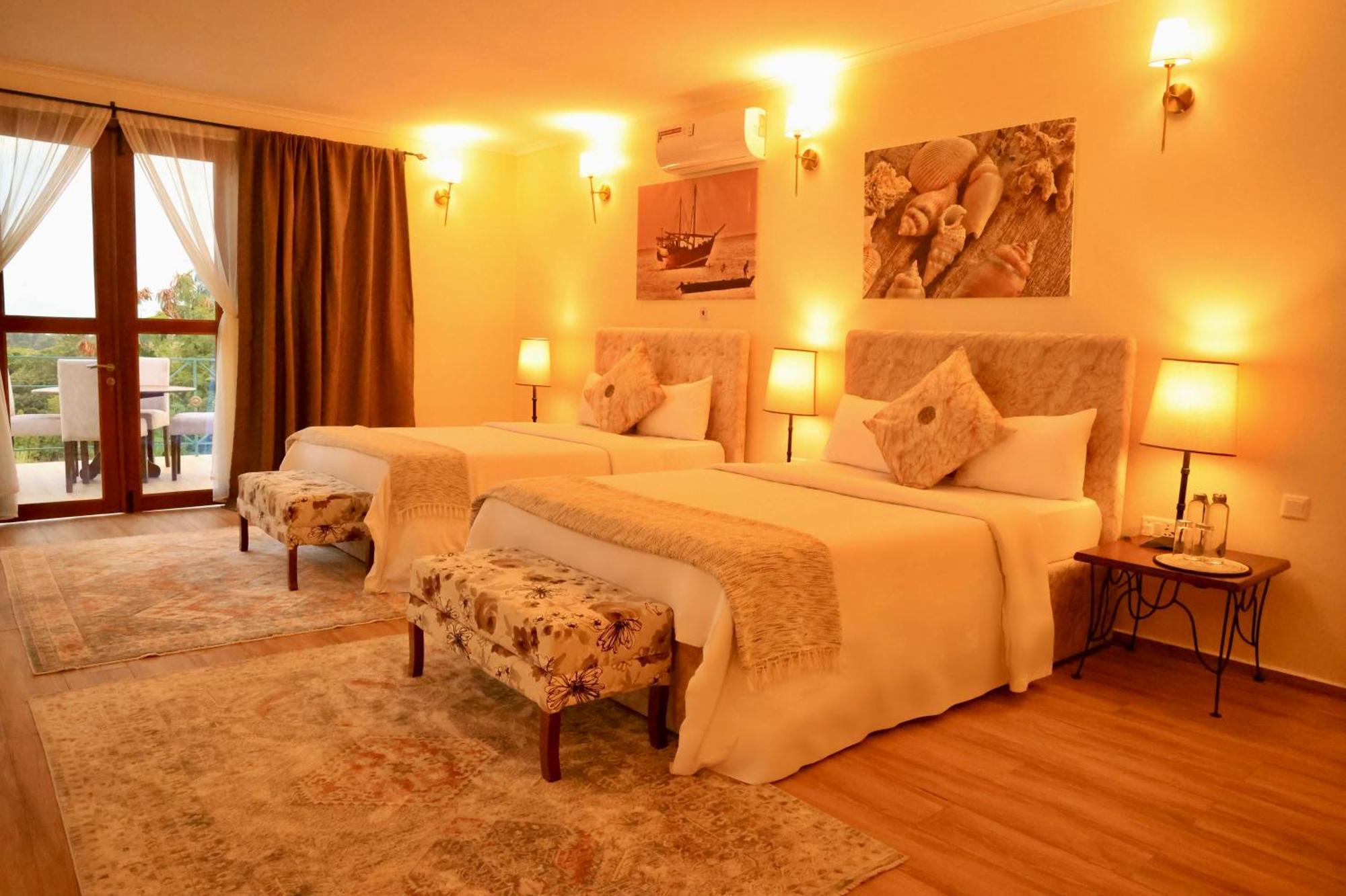 Pink Flamingo Boutique Hotel Moshi Esterno foto