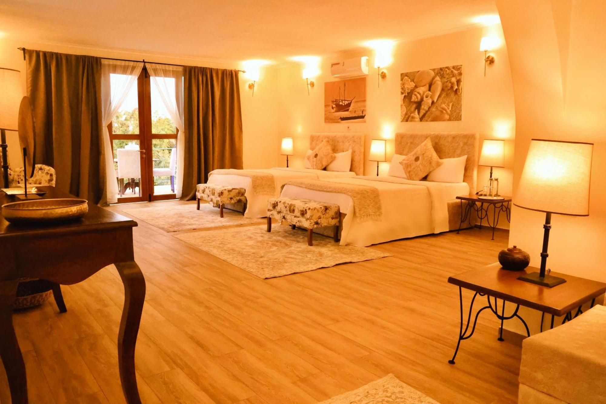 Pink Flamingo Boutique Hotel Moshi Esterno foto
