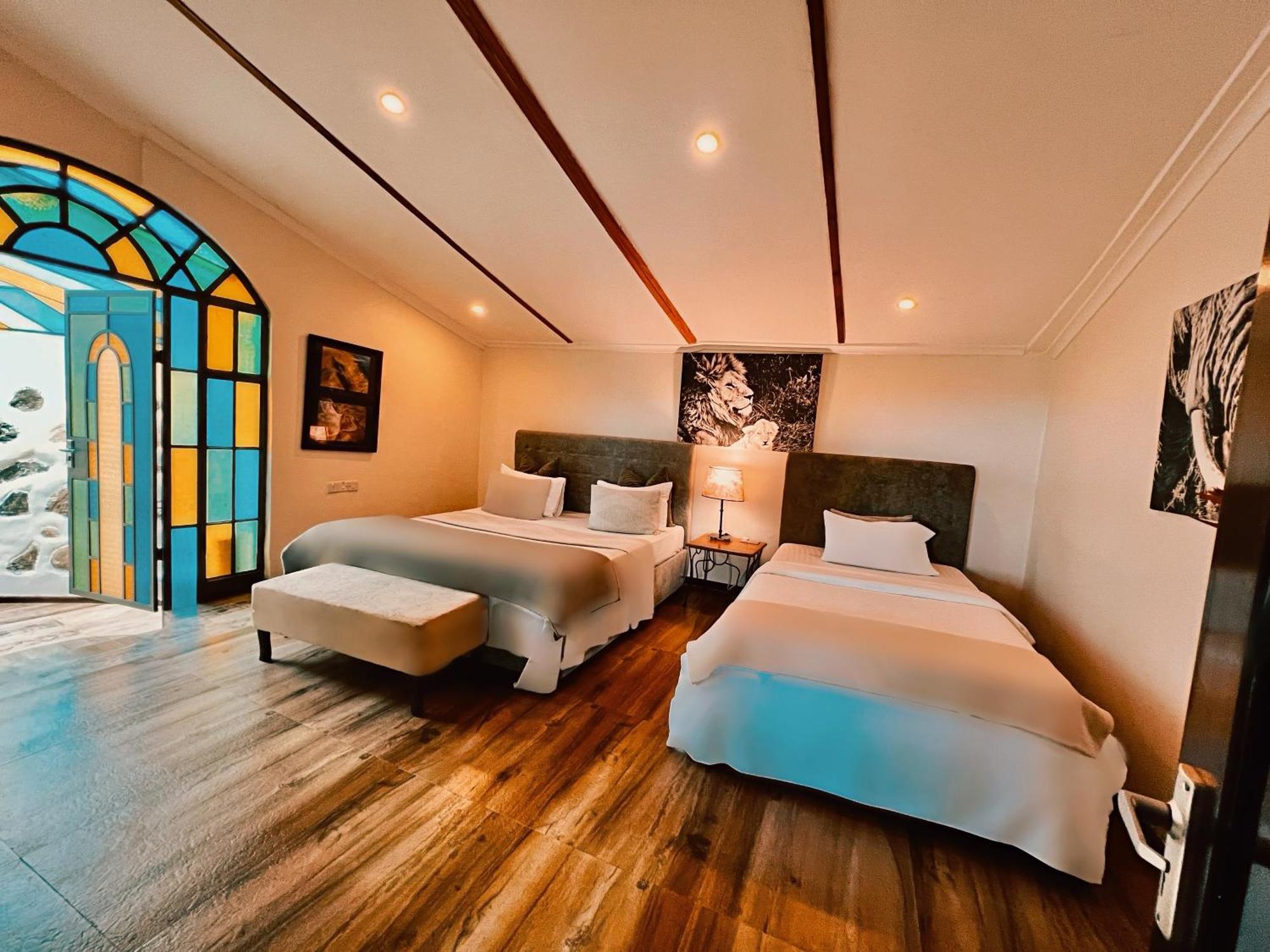 Pink Flamingo Boutique Hotel Moshi Esterno foto
