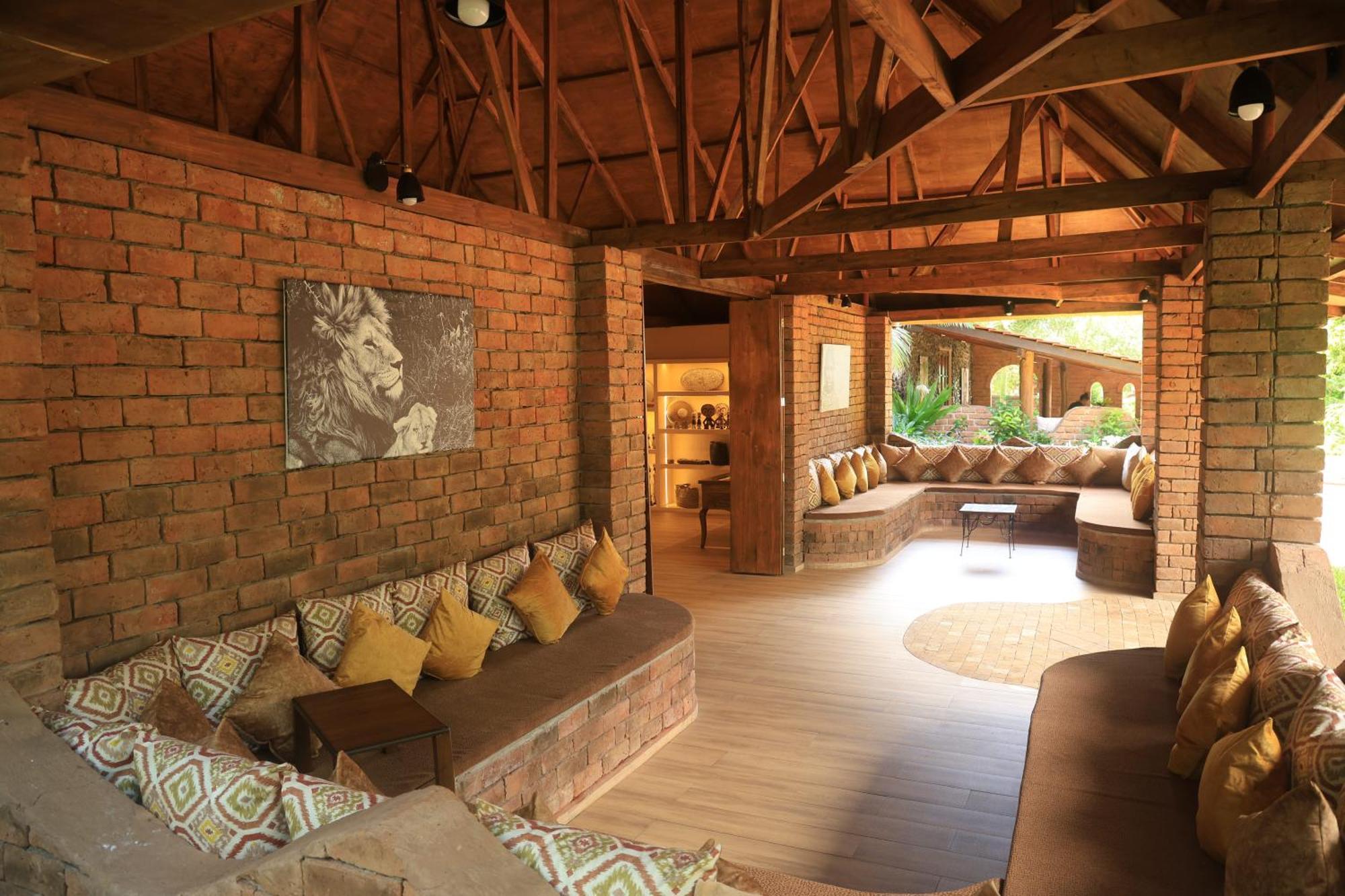 Pink Flamingo Boutique Hotel Moshi Esterno foto