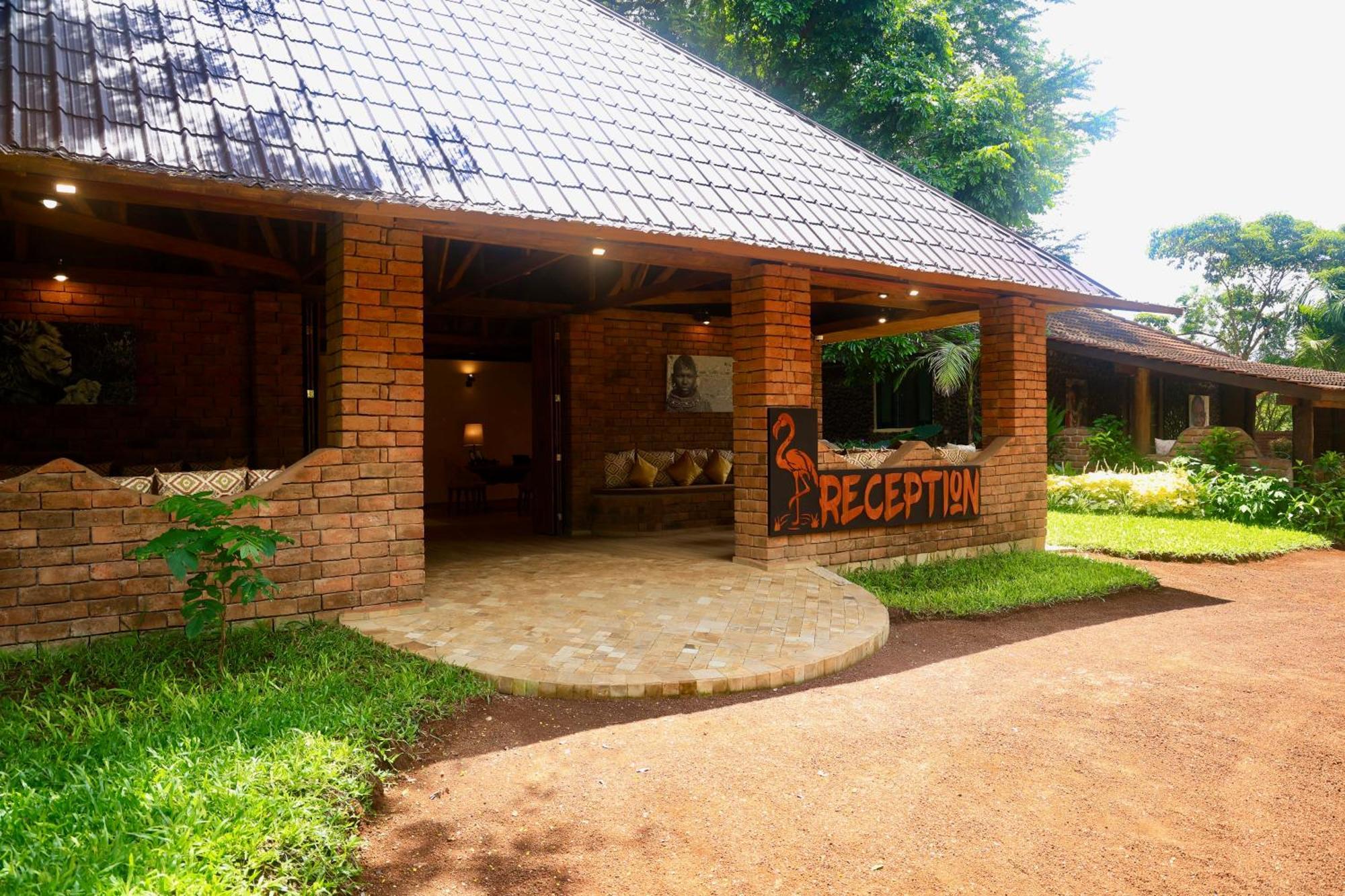 Pink Flamingo Boutique Hotel Moshi Esterno foto