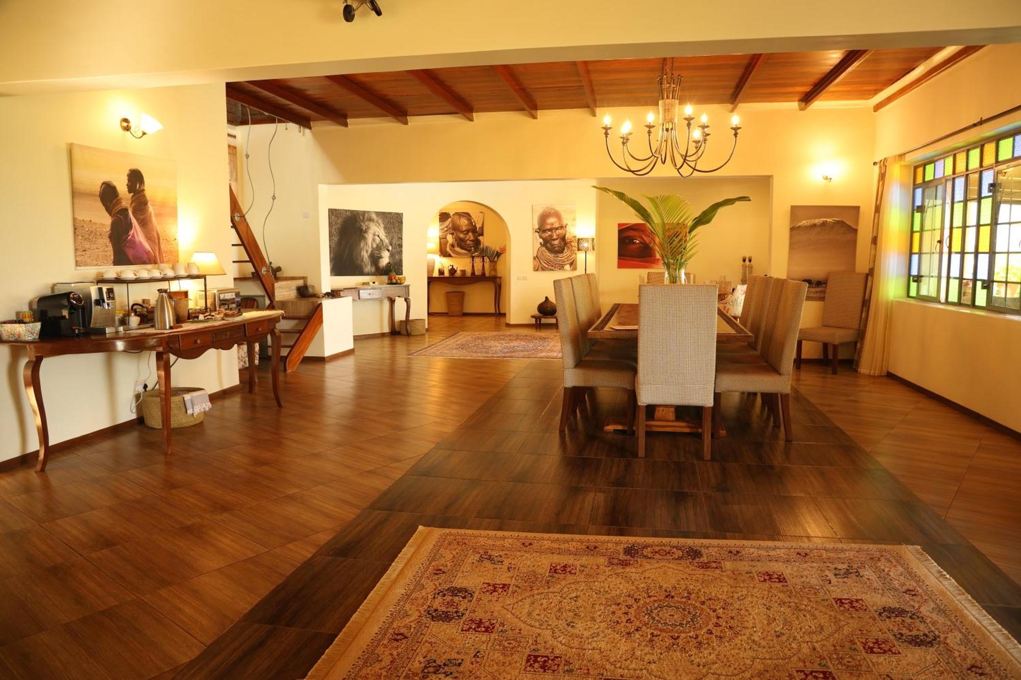 Pink Flamingo Boutique Hotel Moshi Esterno foto