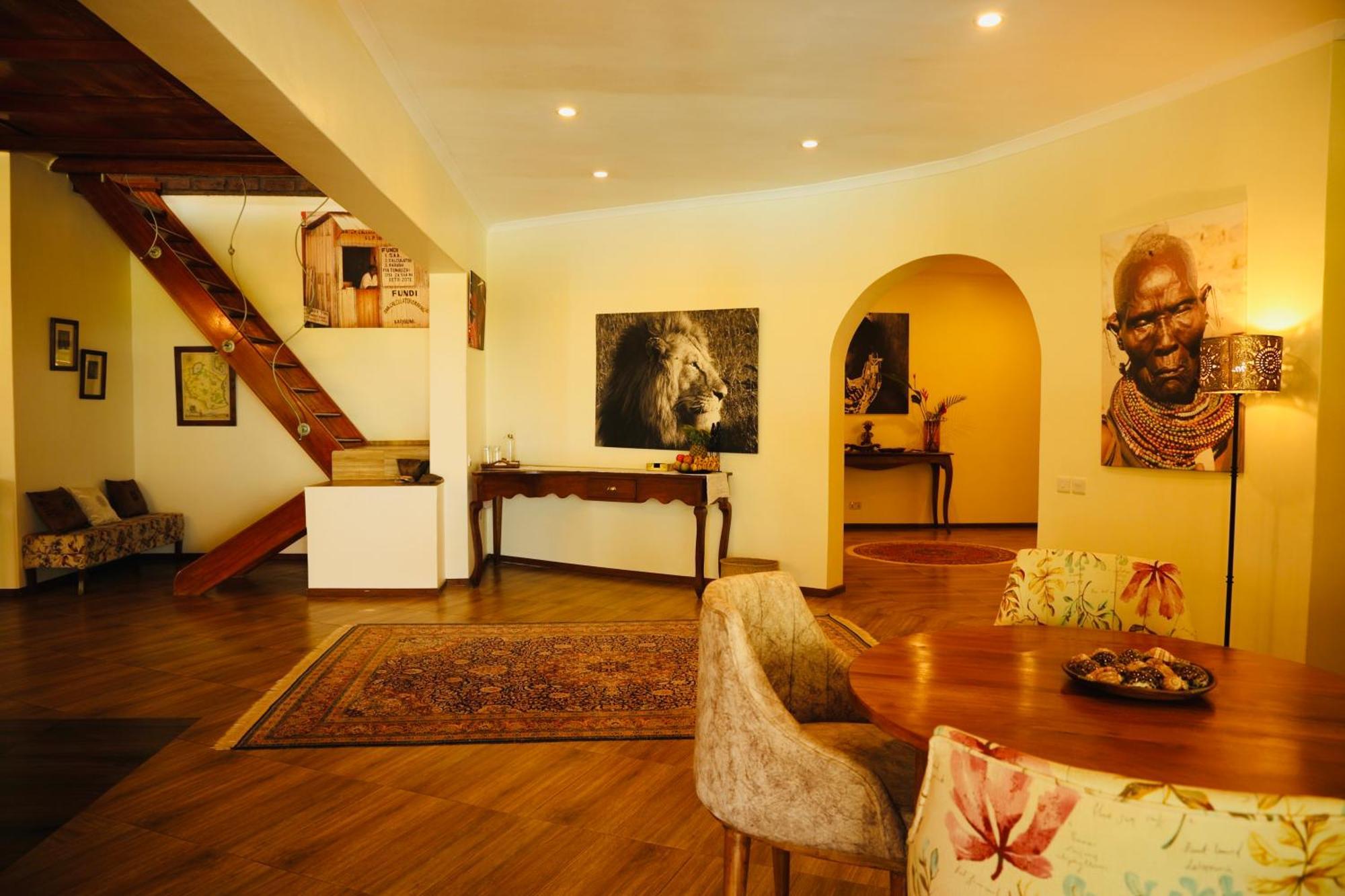 Pink Flamingo Boutique Hotel Moshi Esterno foto
