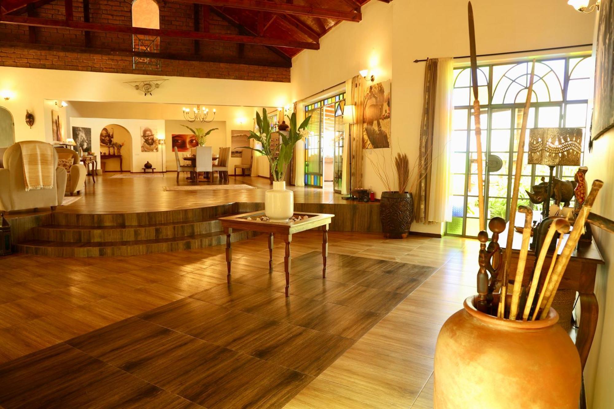 Pink Flamingo Boutique Hotel Moshi Esterno foto
